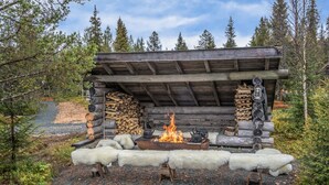 Fireplace - Iisakki Glass Village (Kuusamo)