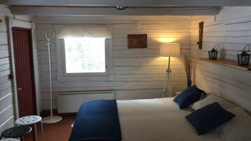 Twin Room, Shared Bathroom | Cribs/infant beds, free WiFi