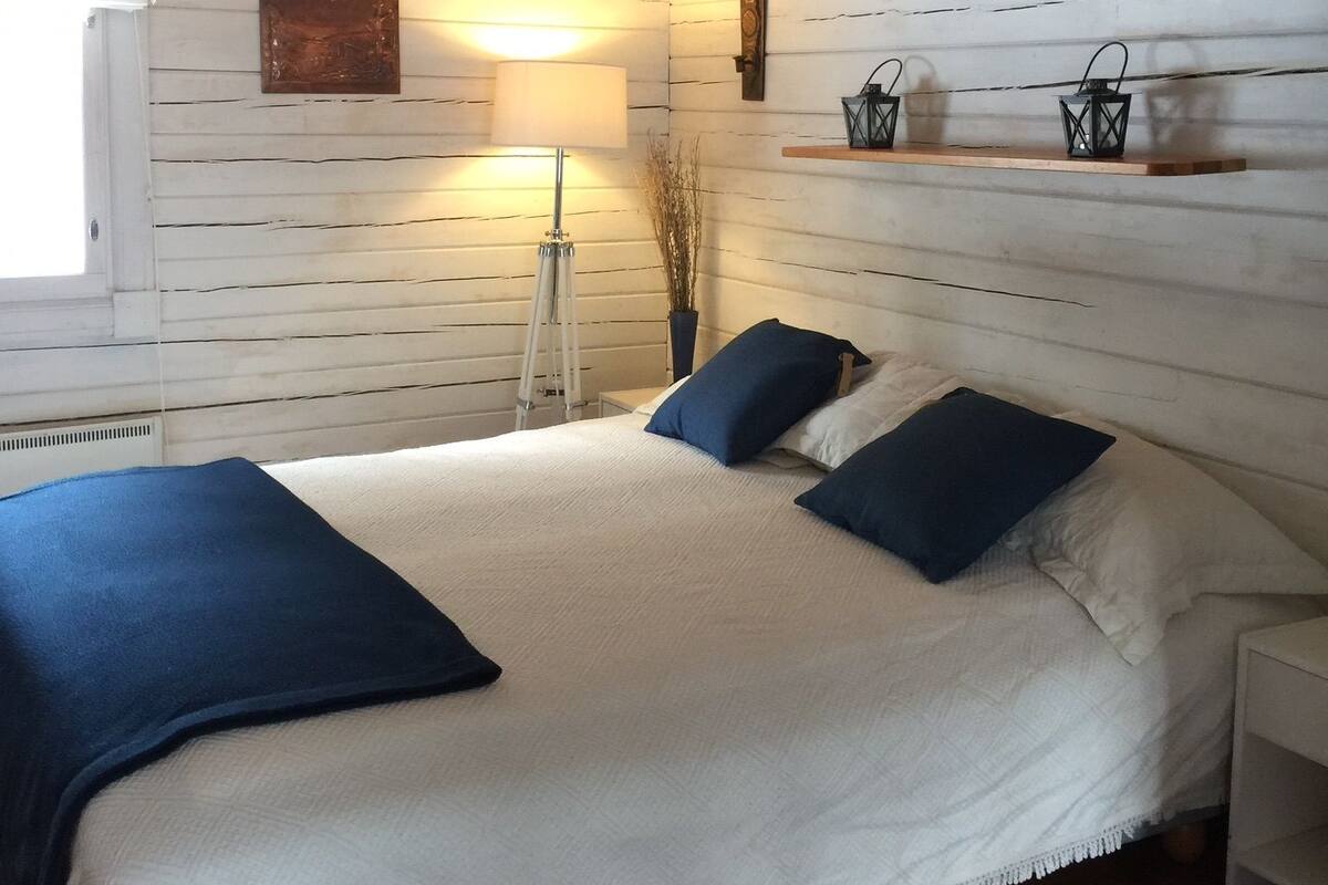Twin Room, Shared Bathroom