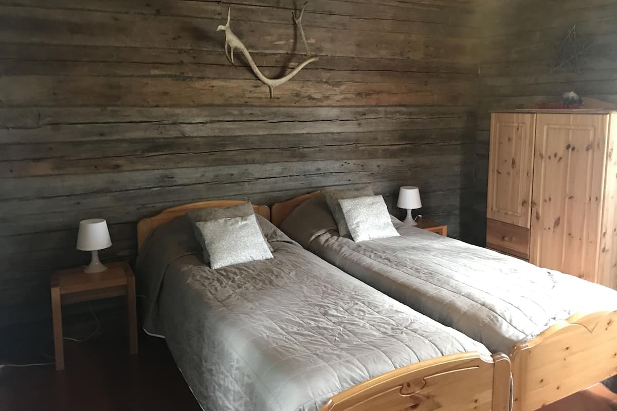 Double Room, Shared Bathroom | Cribs/infant beds, free WiFi