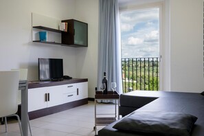 28-inch TV with cable channels - Porta Pispini Residence (Siena)