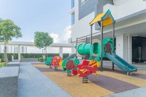 Children’s play area – outdoor