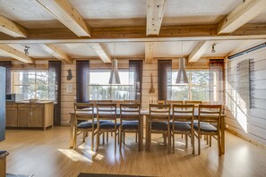Dining - Karhun Maja (Kuusamo)