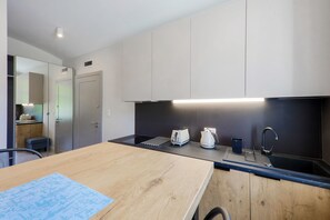 高級公寓 | 私人廚房 | 電冰箱、爐台、洗碗機、咖啡機/沖茶器