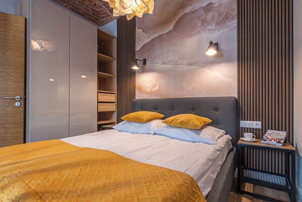 Comfort Apartment | Individually decorated, individually furnished, blackout drapes