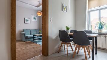 Appartamento Standard | Con stile personalizzato, con arredamento individuale, tende oscuranti