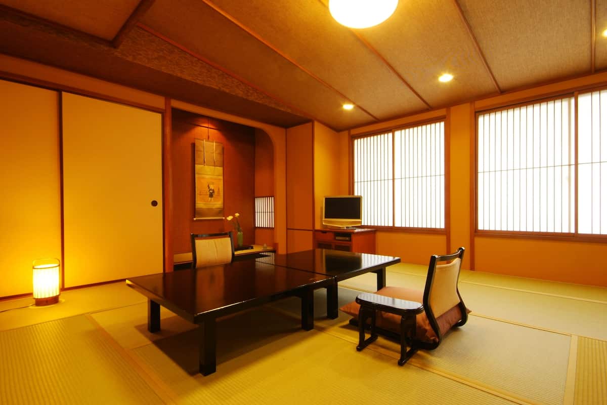 Japanese Style Room For 4 Guests, 10 Tatami-mats