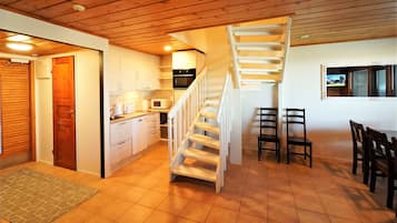 Apartment | 4 bedrooms, laptop workspace, iron/ironing board, free WiFi