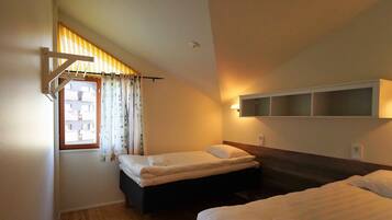 Apartment | 4 bedrooms, laptop workspace, iron/ironing board, free WiFi