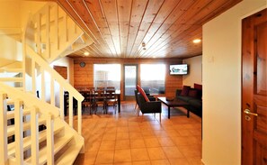 Apartamento | 4 quartos, espaço de trabalho para notebook