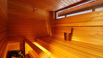 Căn hộ | 4 phòng ngủ, khu vực làm việc phù hợp cho laptop