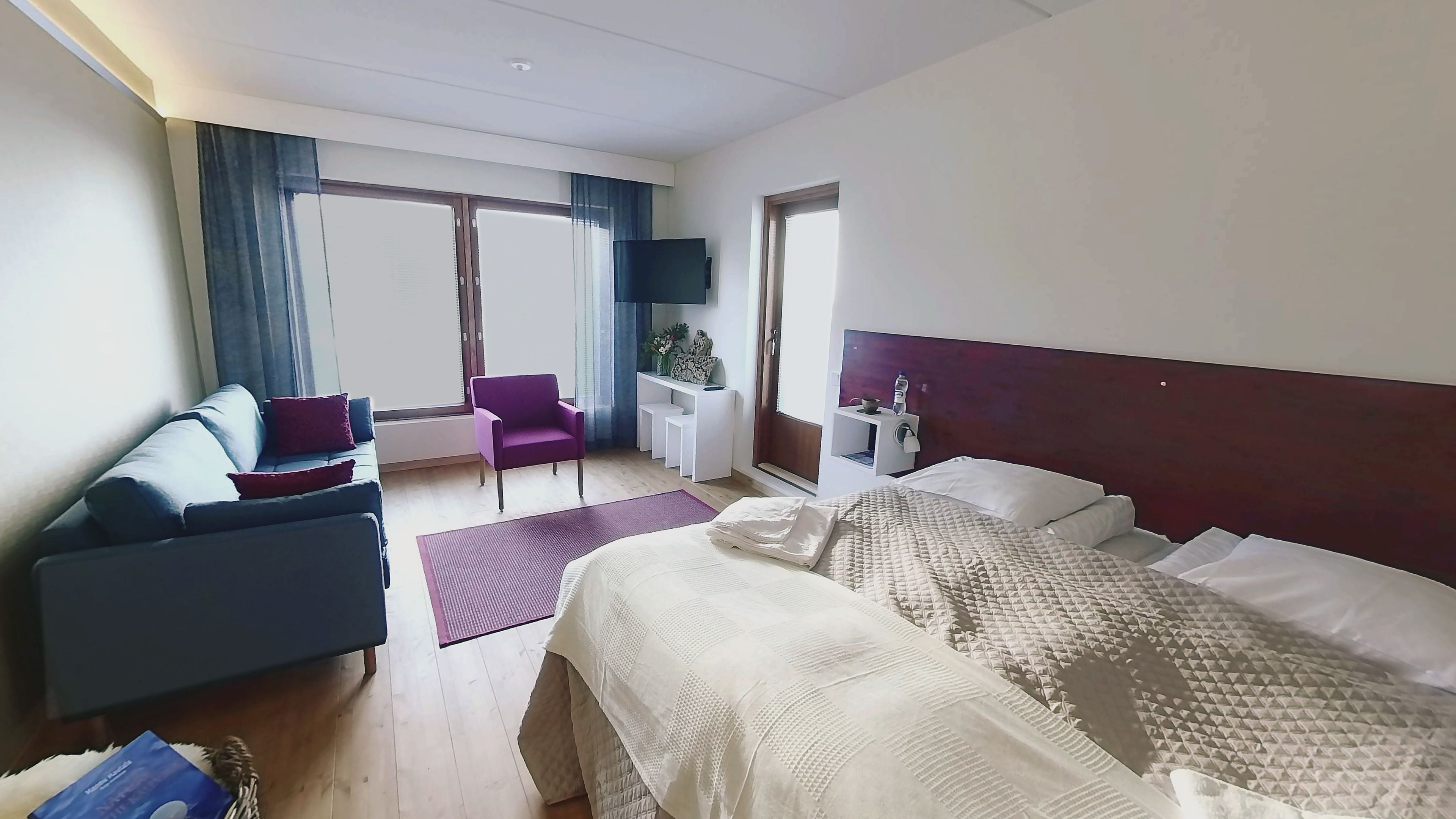 comfort quadruple room | desk, iron/ironing board, free wifi, bed sheets