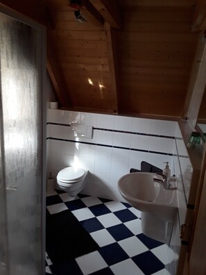 Apartment | Bathroom