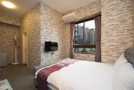 双人房 (806) | 办公桌、遮光窗帘、免费 WiFi、床单