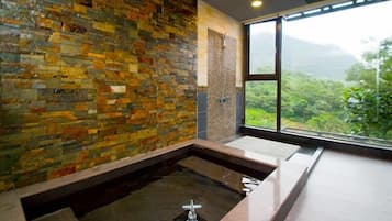 Superior Double Room (Marster 3) | Bilik Mandi | Gabungan pancuran/tab mandi, hulu semburan mandi hujan