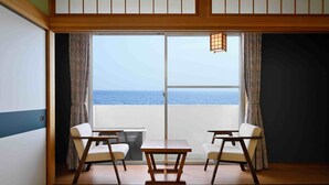 غرفة تقليدية (Japanese Style, 4 Guests) | خزنة داخل الغرفة وواي فاي مجانًا وملاءات أسرّة