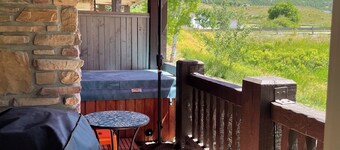 Perfect 4 Season Destination w/ Tesla charging!