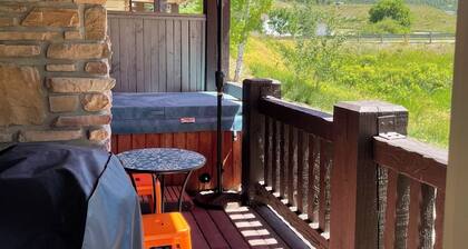 Perfect 4 Season Destination w/ Tesla charging!