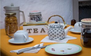 每日供应当地美食早餐（每人 EUR 4）