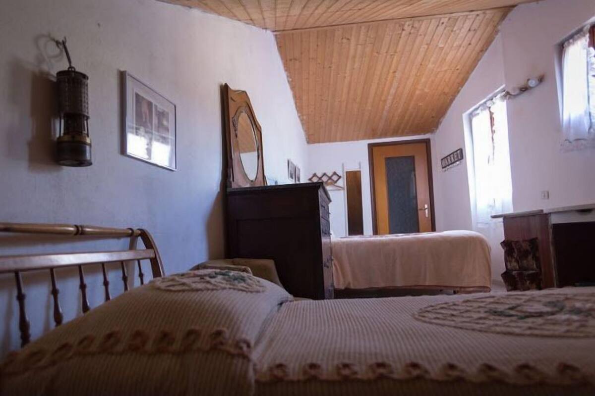 三人房, 公共浴室 | 熨斗/熨板、床单