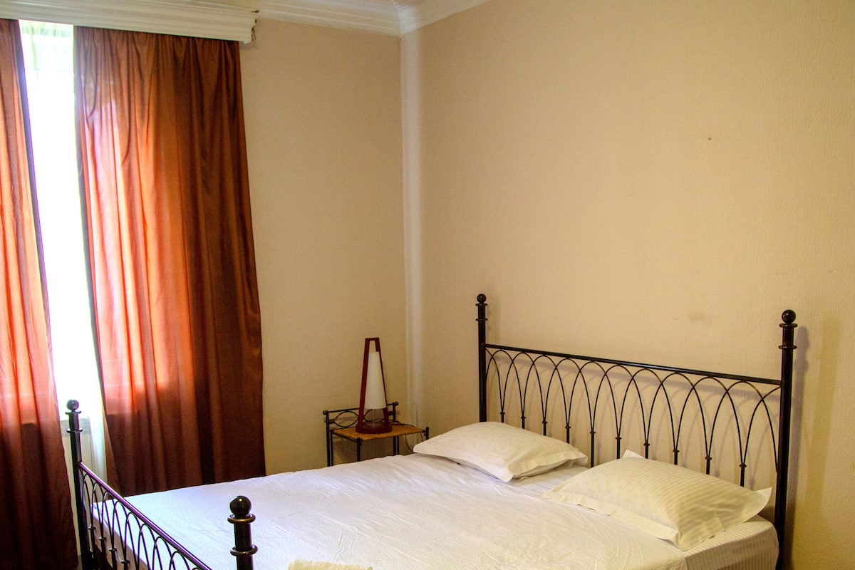Hypo-allergenic bedding available, memory foam beds, desk
