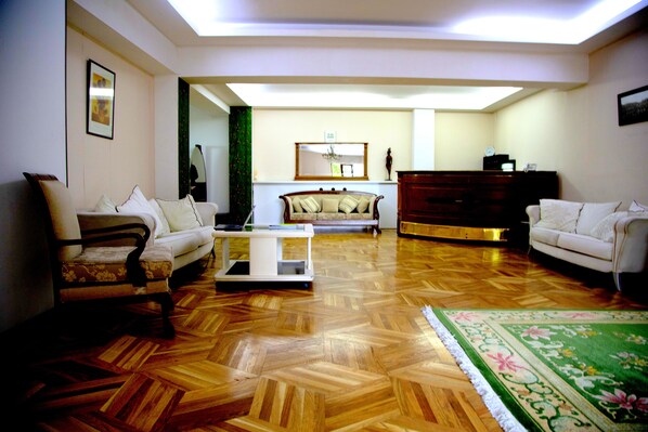 ロビー応接スペース