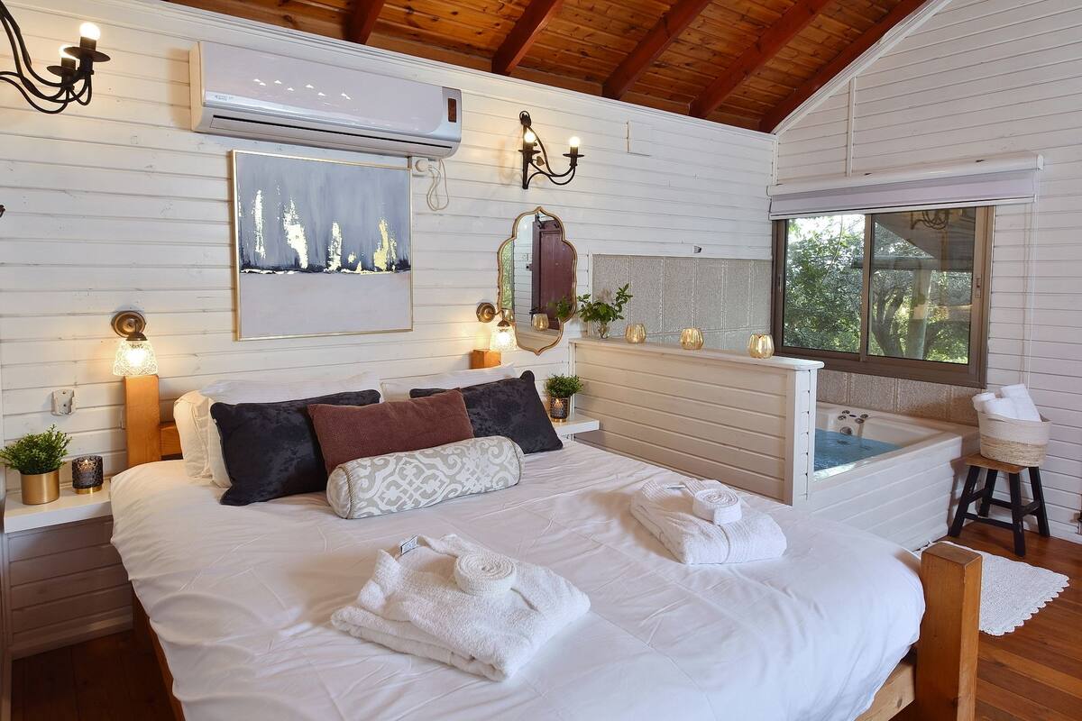 Studio Suite Deluks | Tempat tidur lipat/tambahan, Wi-Fi gratis, dan seprai linen