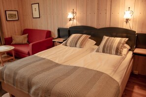 Double Room | Pillowtop beds, free WiFi, bed sheets