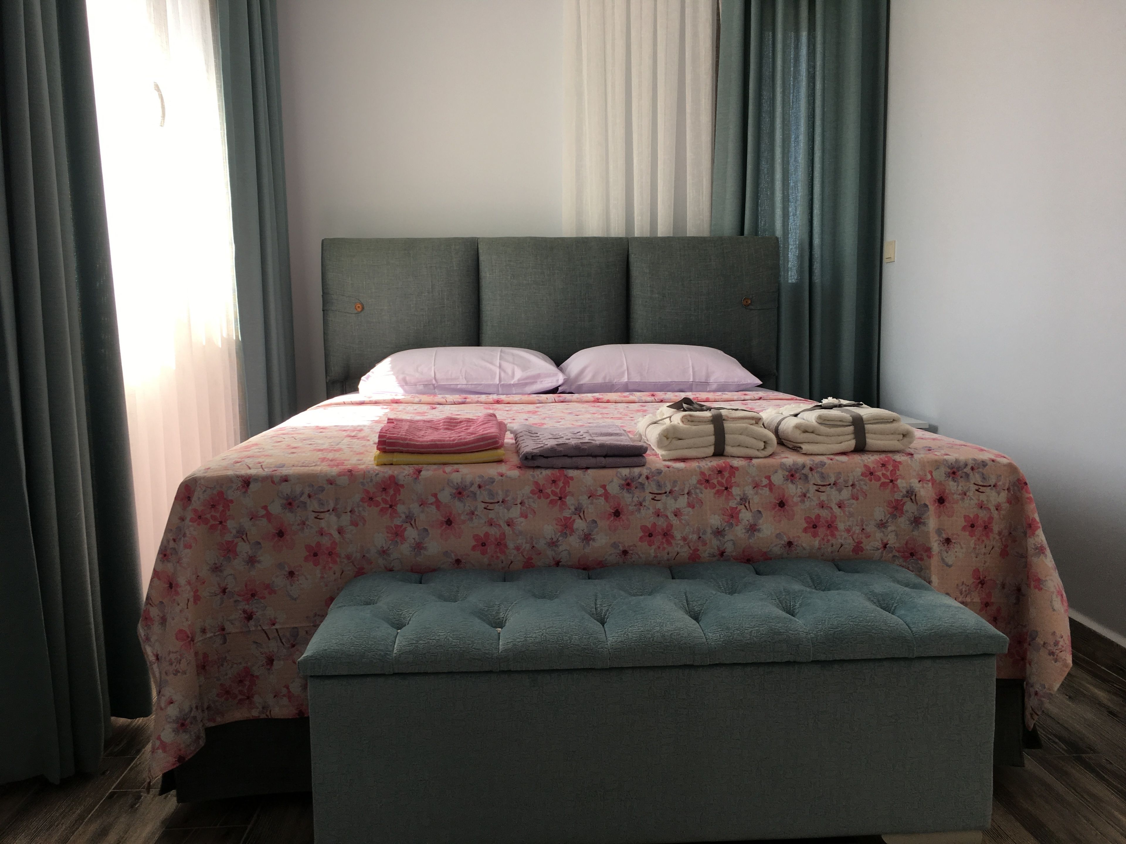 Panoramic-Apartment | 1 Schlafzimmer, hochwertige Bettwaren, Betten mit Memory-Foam-Matratzen