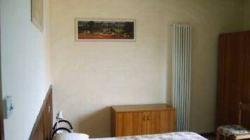 Studio, Patio | Desk, free WiFi, bed sheets