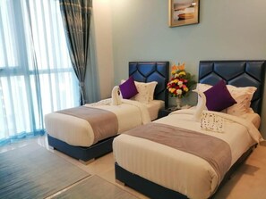 In-room safe, soundproofing, iron/ironing board, free WiFi