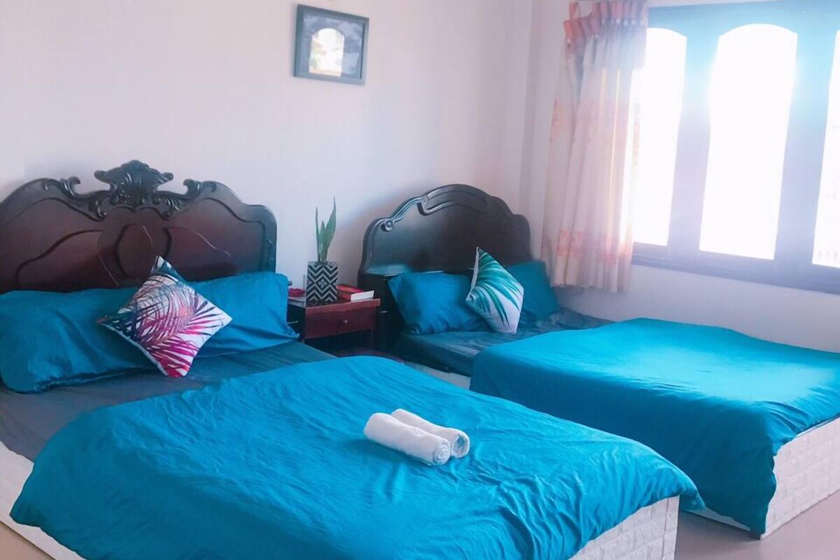 Double Room | Blackout drapes, WiFi (free), bed sheets