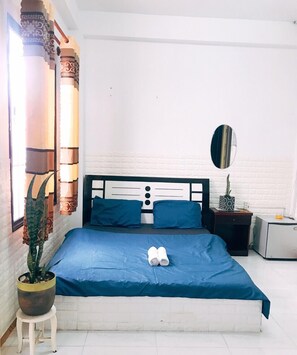Cortinas blackout, wifi gratis y ropa de cama 