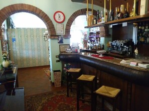 Free daily local cuisine breakfast - Albergo Ristorante La Campagnola (Urbana)