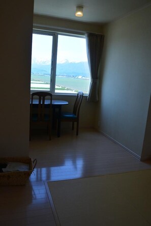 Flat-screen TV, DVD player - Meguminoyu (Furano)