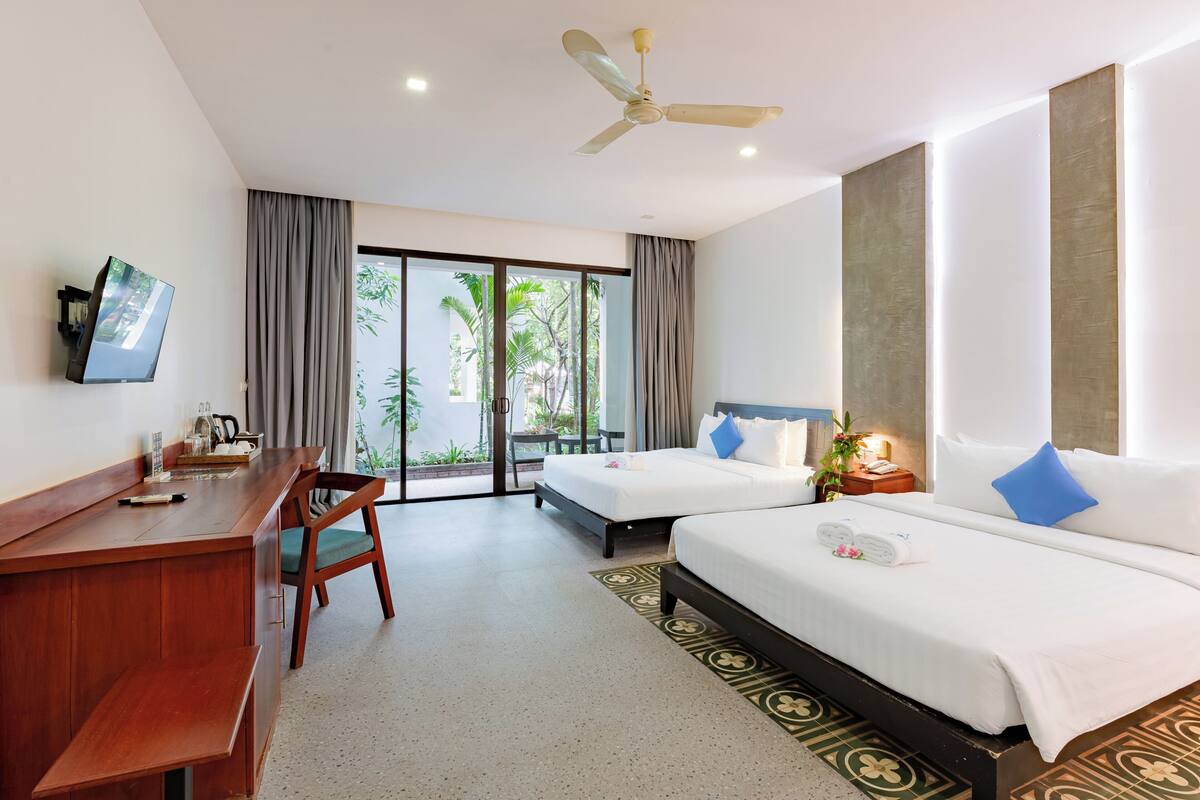 Poolside Garden Residence Family Studio | Egyptian cotton sheets, premium bedding, pillowtop beds, minibar