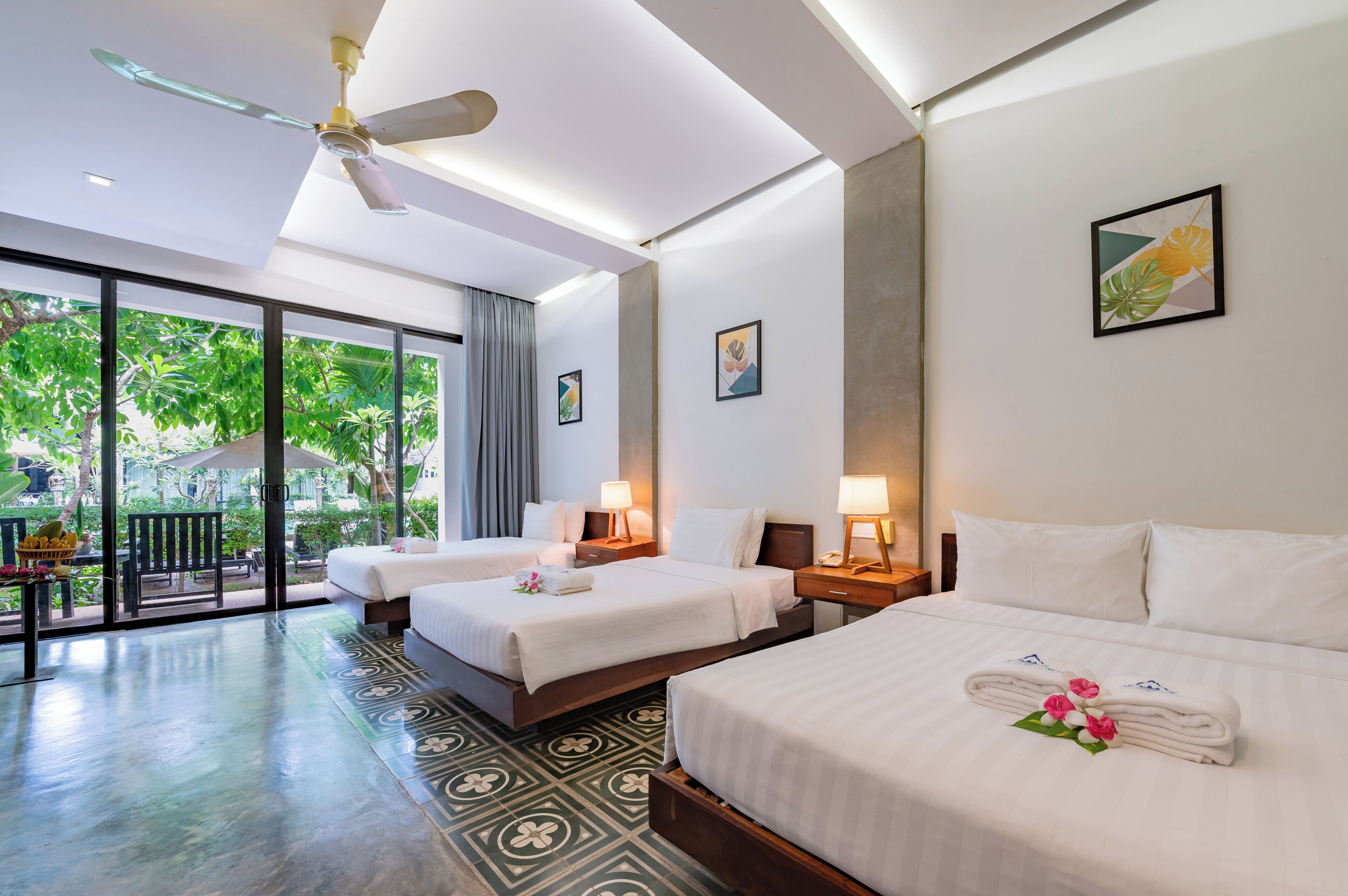 Infinity Poolside Family Suite | Egyptian cotton sheets, premium bedding, pillowtop beds, minibar