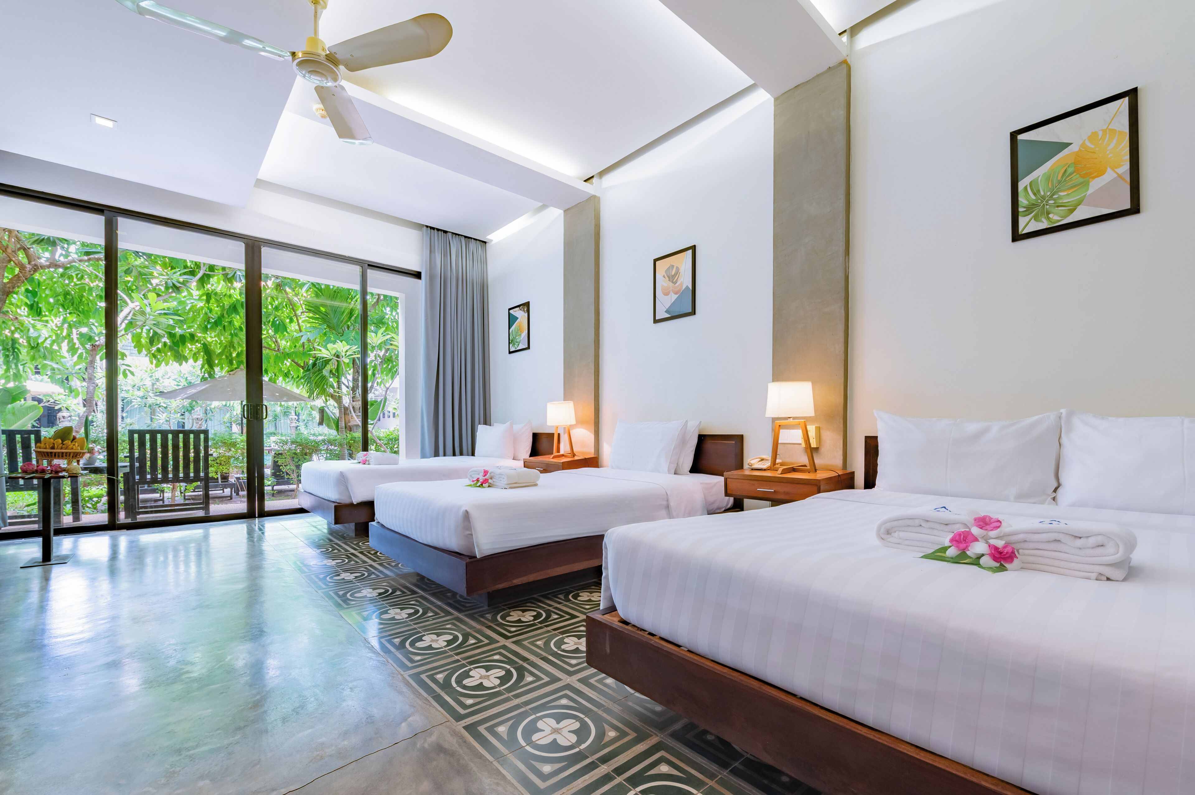 Infinity Poolside Family Suite | Egyptian cotton sheets, premium bedding, pillowtop beds, minibar
