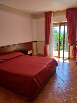Basic Double or Twin Room, Mountain View