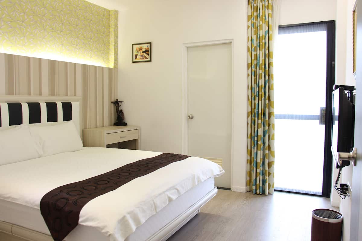 Standard Double Room | Desk, blackout curtains, soundproofing, free WiFi