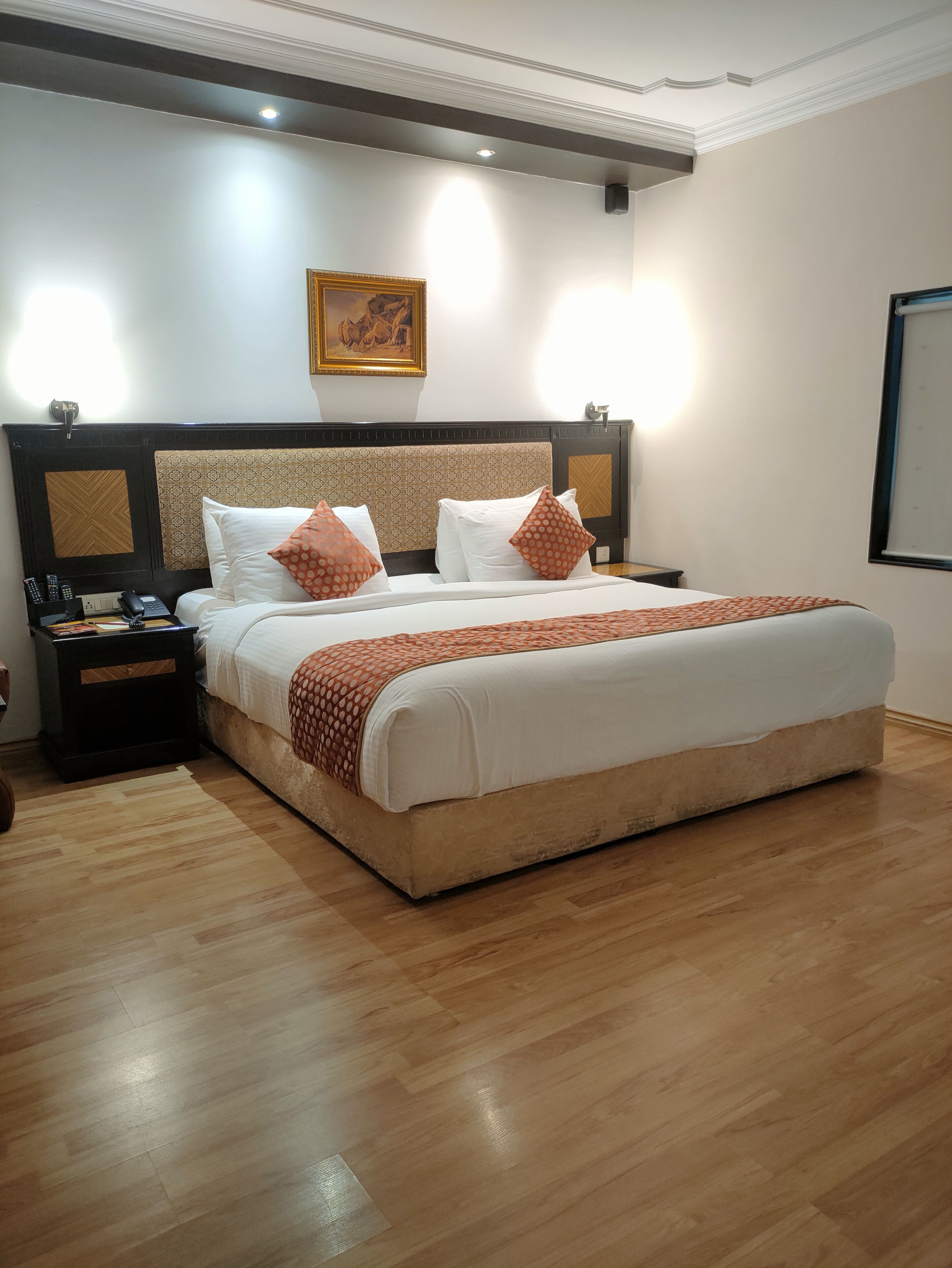 royal suite | 1 bedroom, premium bedding, down duvets, in-room safe