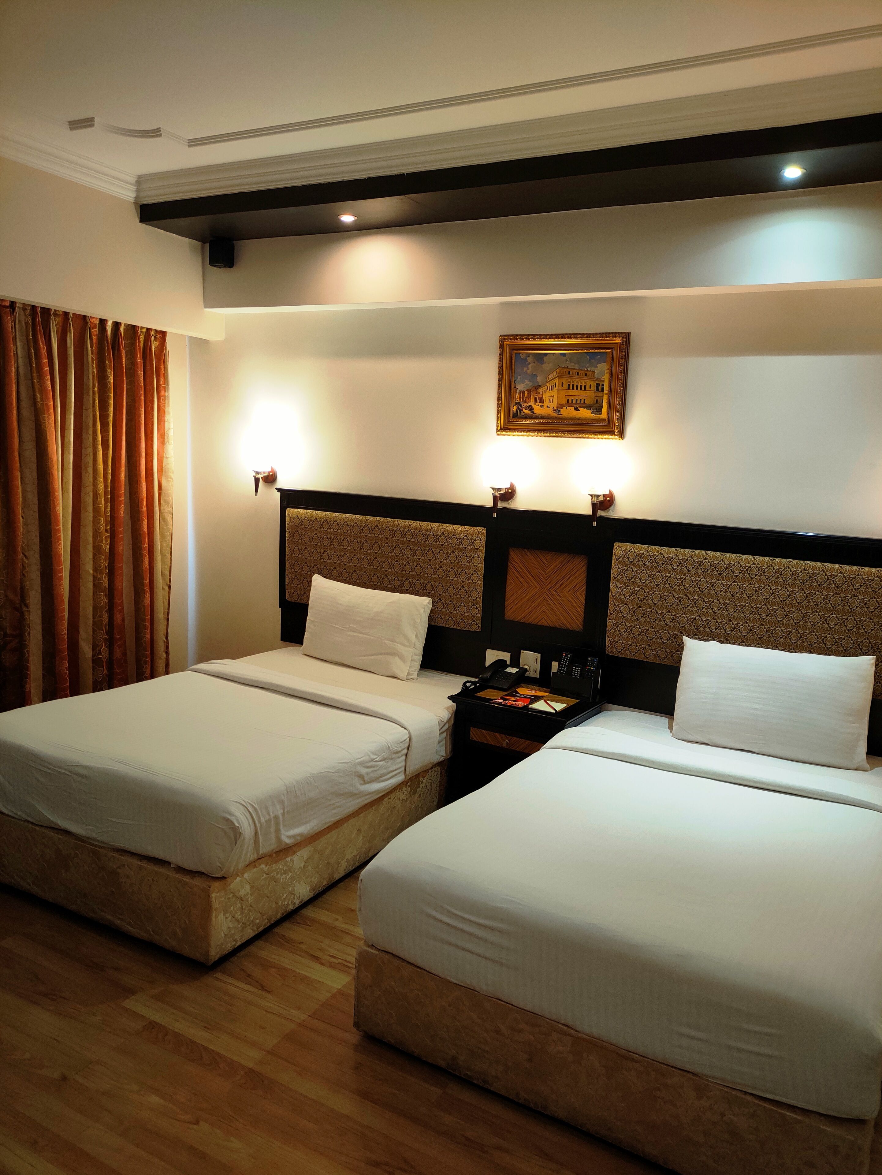 business room | 1 bedroom, premium bedding, down duvets, in-room safe