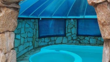 Piscina interna, piscina externa