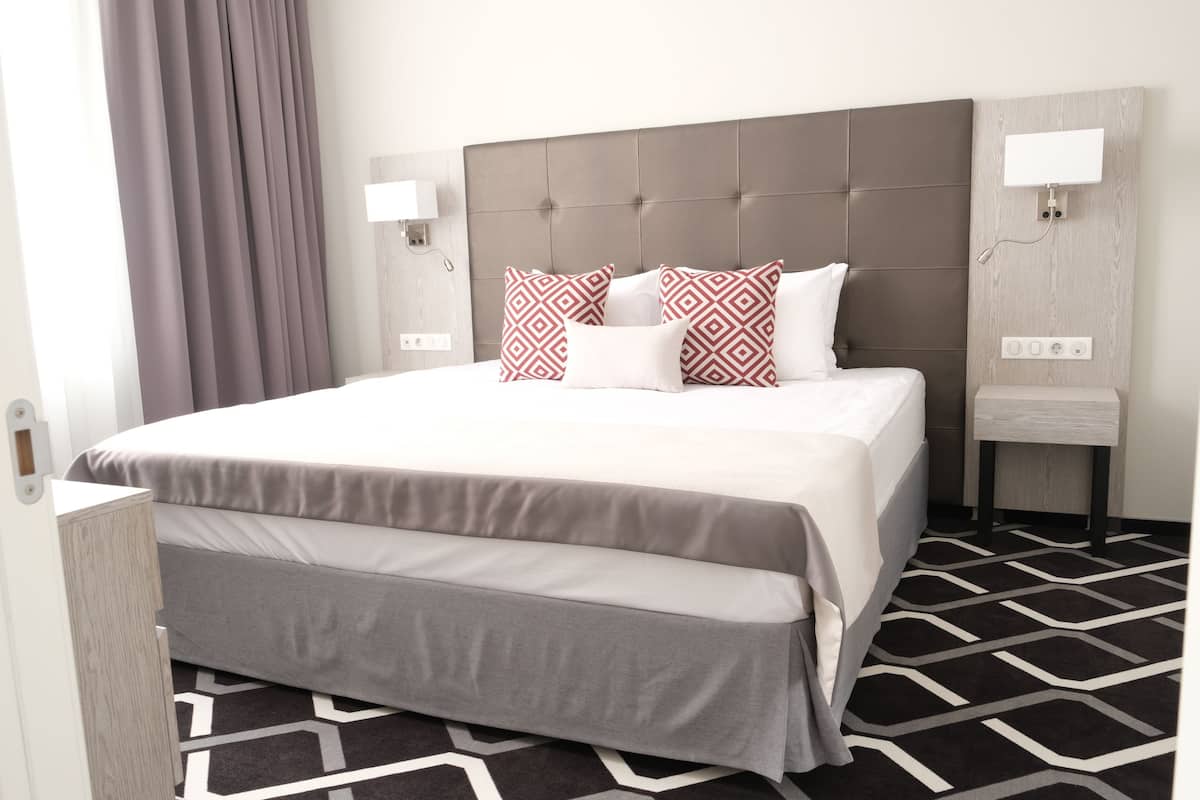 Luxury-Suite | 1 Schlafzimmer, Zimmersafe, Schreibtisch, schallisolierte Zimmer