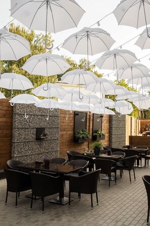 Tempat makan outdoor