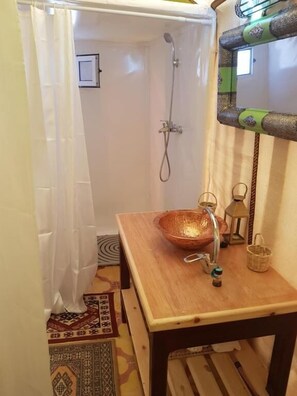 Tent | Bathroom | Shower, rainfall showerhead, free toiletries, towels