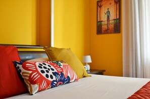 1 slaapkamer, een kluis op de kamer, een strijkplank/strijkijzer, wifi