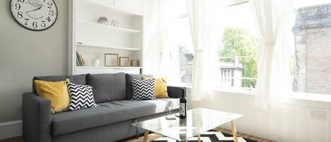 Apartamento, 1 habitación (2) | Zona de estar | Una televisión de pantalla plana