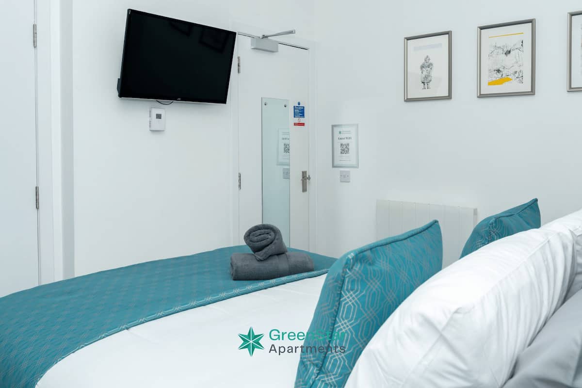 GreenStar Bell | Iron/ironing board, WiFi (free), bed sheets