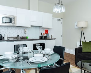 Apartment, 1 Bedroom (1) | Iron/ironing board, free WiFi, bed sheets - GreenStar Apartments (Dundee)